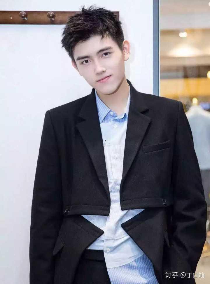 陈飞宇爆料再度升级视频,揭秘娱乐圈幕后真相  第2张 陈飞宇爆料再度升级视频,揭秘娱乐圈幕后真相  第2张